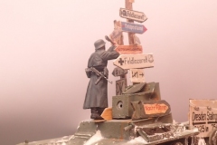 Miniart Figure on Mirage Hobby T26A